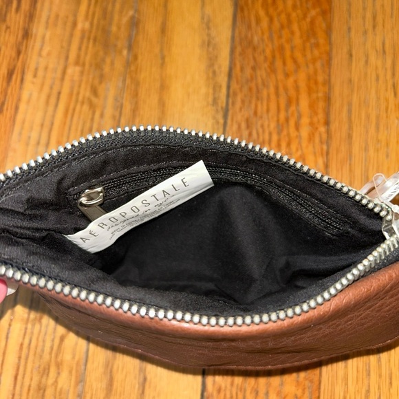 Small Aeropostale wristlet - Picture 3 of 4